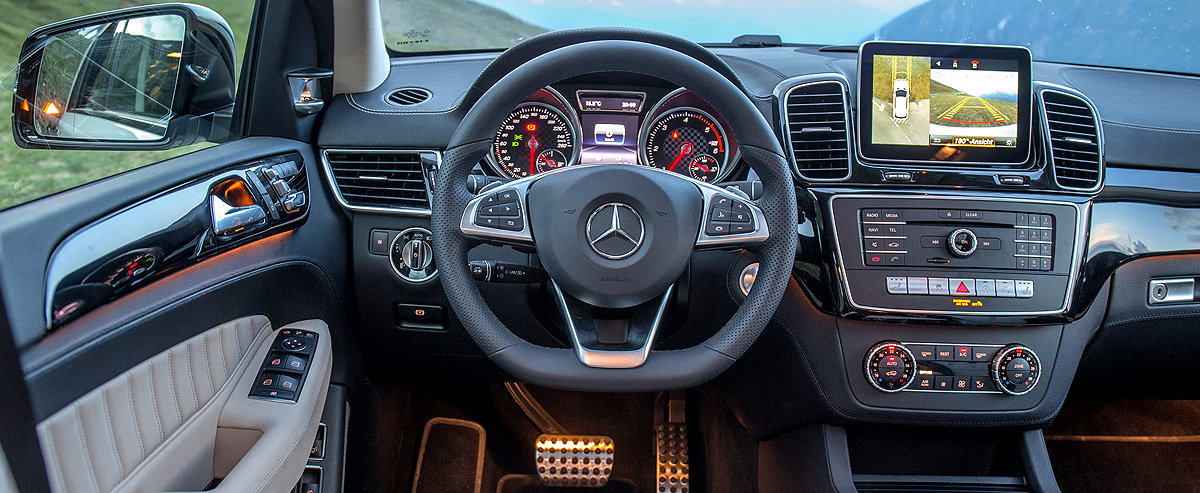 Car-interiors-with-clock