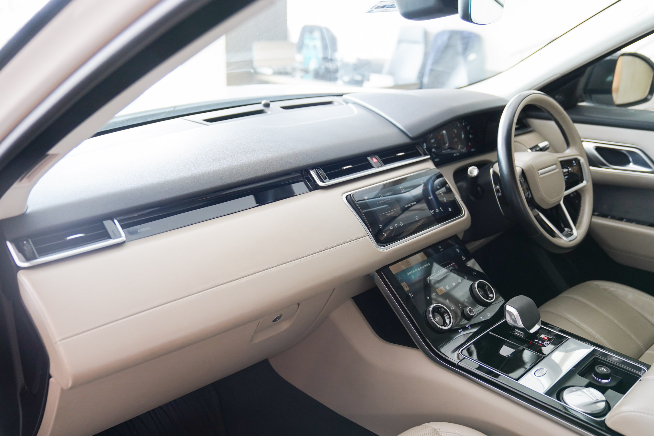 RANGE ROVER VELAR P250 R DYNAMIC S