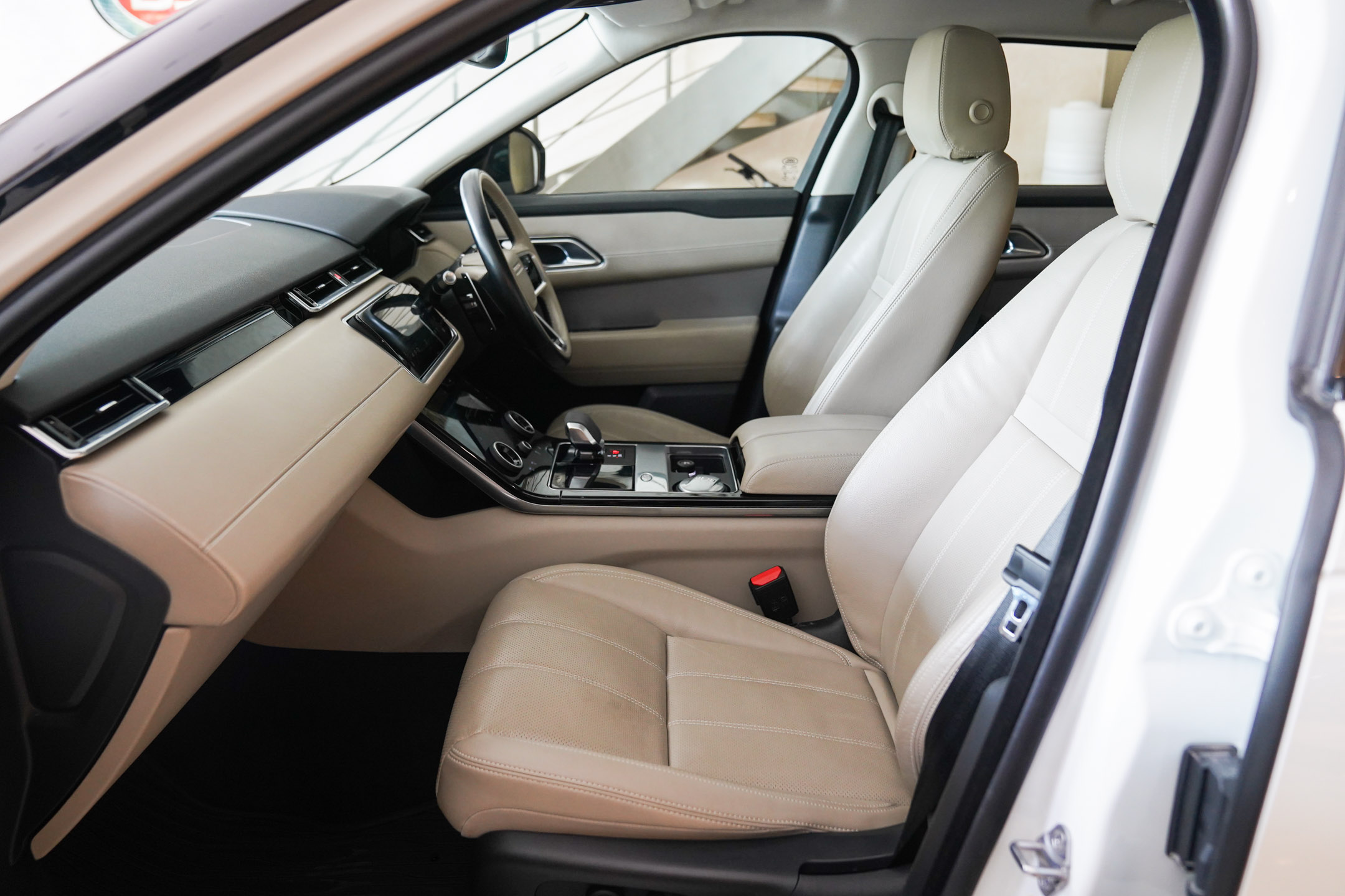 RANGE ROVER VELAR P250 R DYNAMIC S