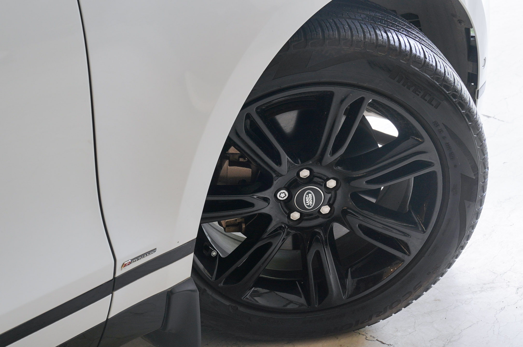 RANGE ROVER VELAR P250 R DYNAMIC S