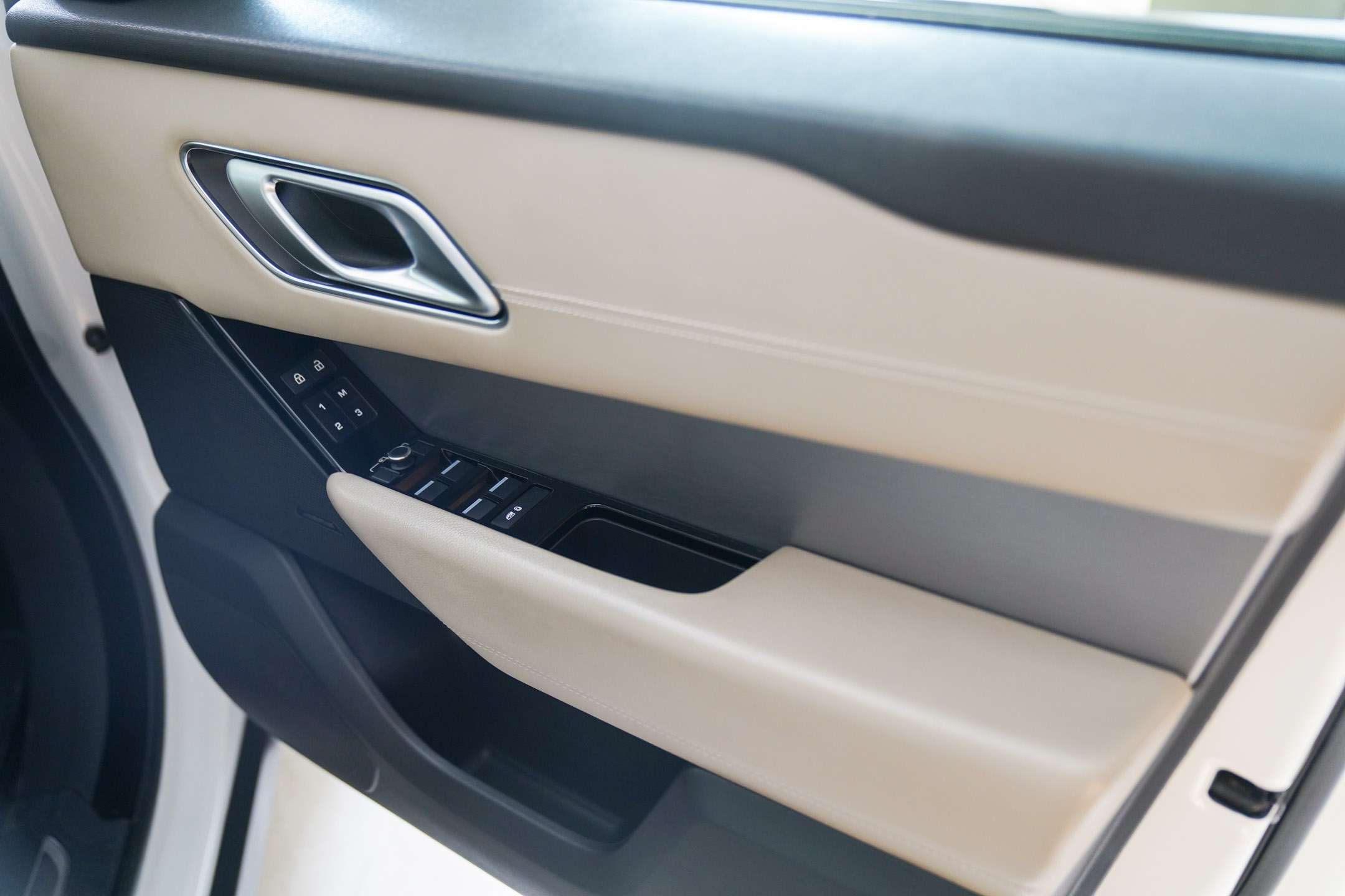 RANGE ROVER VELAR P250 R DYNAMIC S