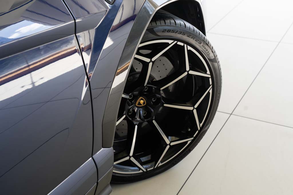 LAMBORGHINI URUS PERFORMANTE