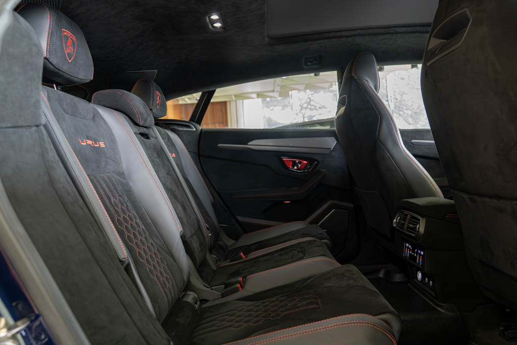 LAMBORGHINI URUS PERFORMANTE