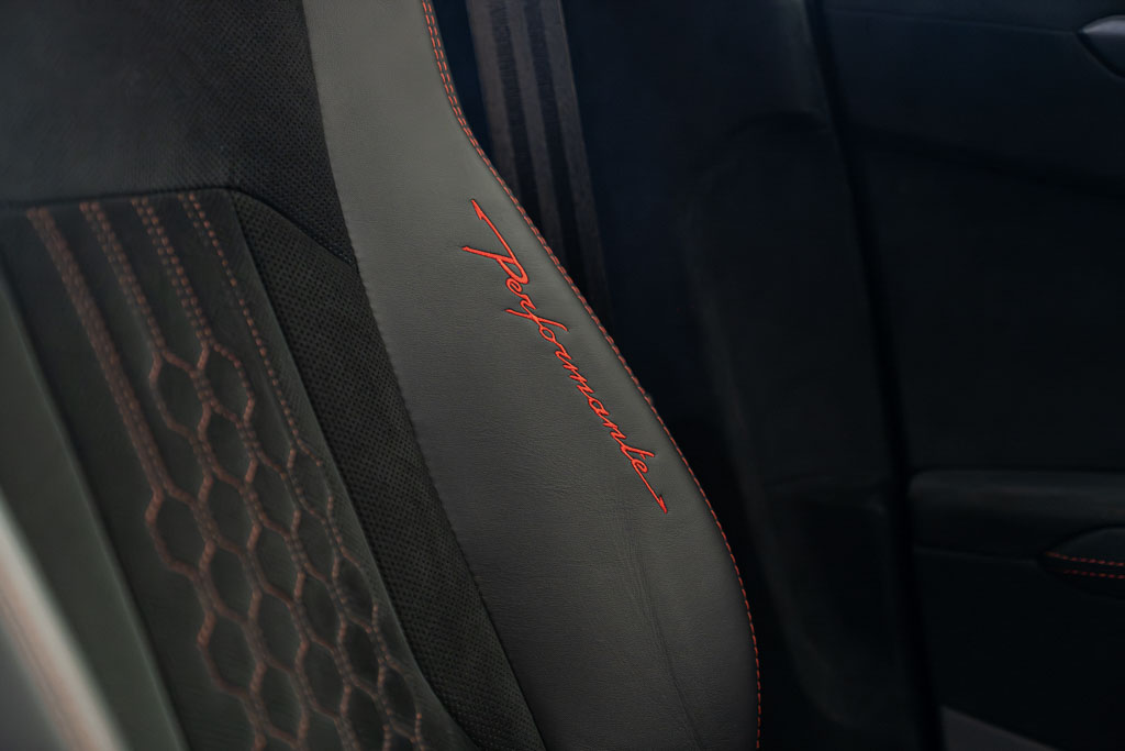 LAMBORGHINI URUS PERFORMANTE