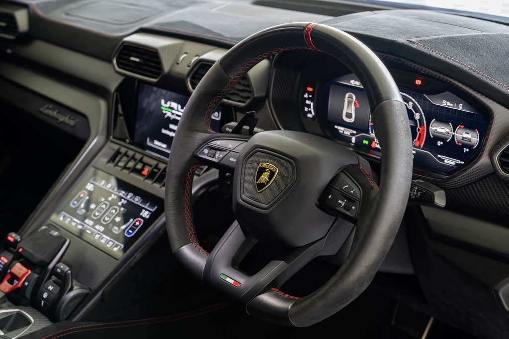 LAMBORGHINI URUS PERFORMANTE