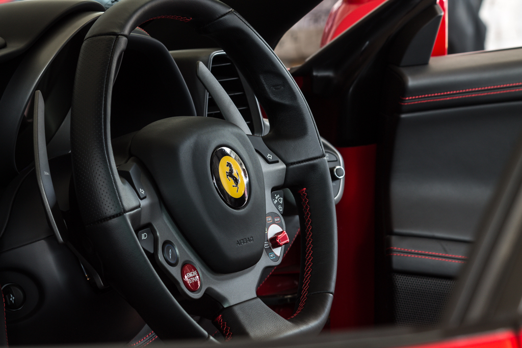 Ferrari 458 Italia Steering wheel 1