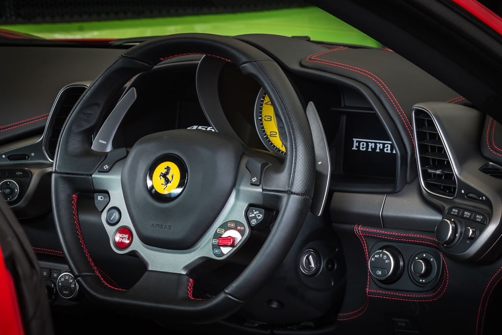 Ferrari 458 Italia Steering wheel 1