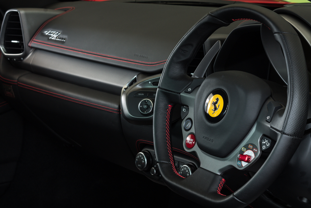 Ferrari 458 Italia Steering wheel