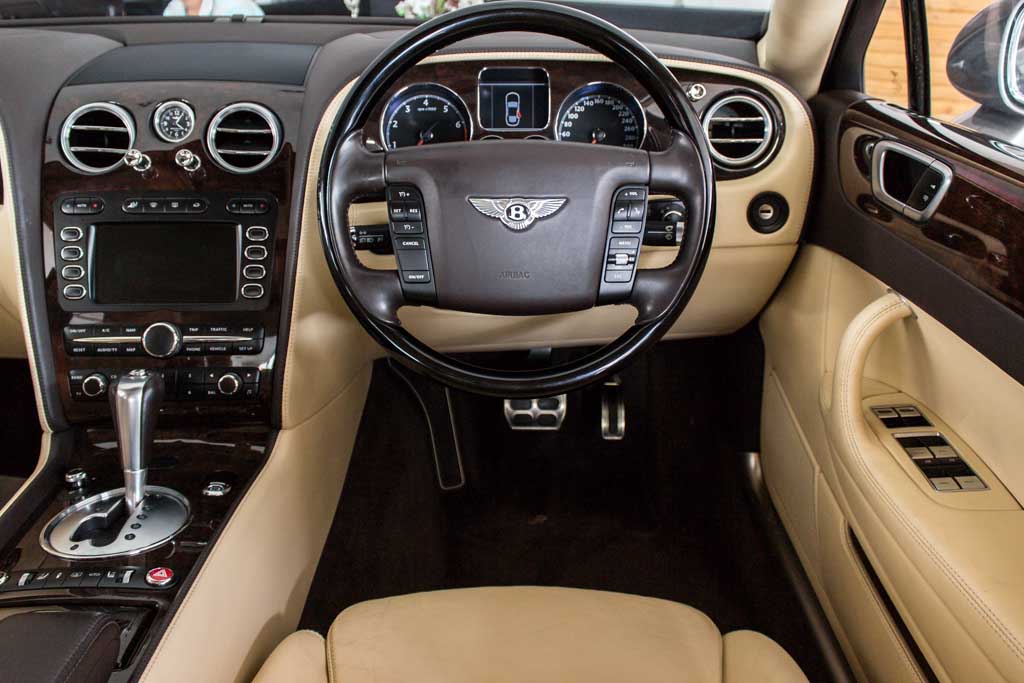 Bentley Continental Flying Spur steering wheel