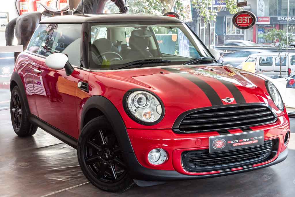 Mini Cooper Countryman S Front right side