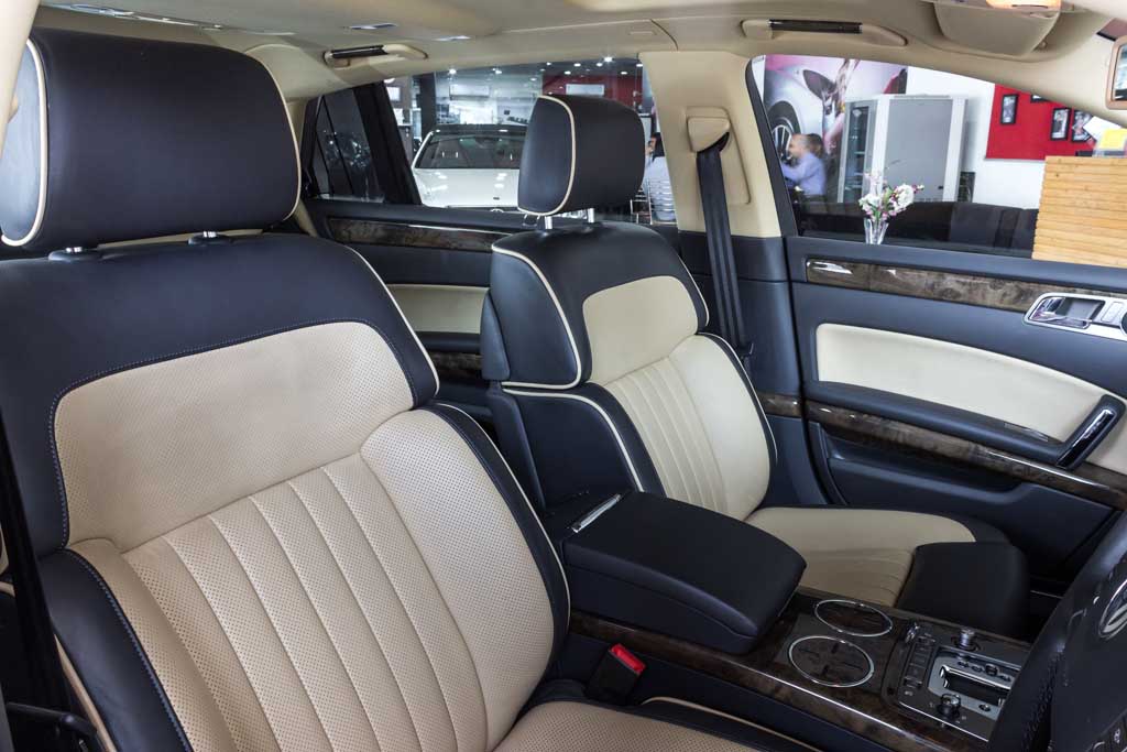 Volkswagen Phaeton Front seats