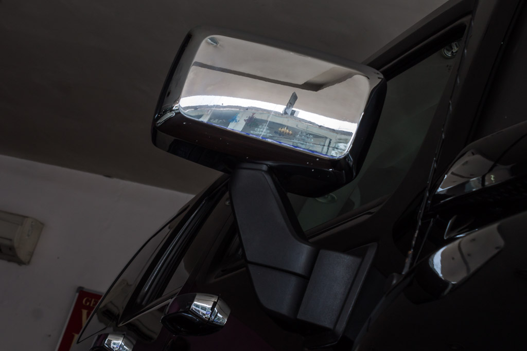 Hummer H3 Side view mirror