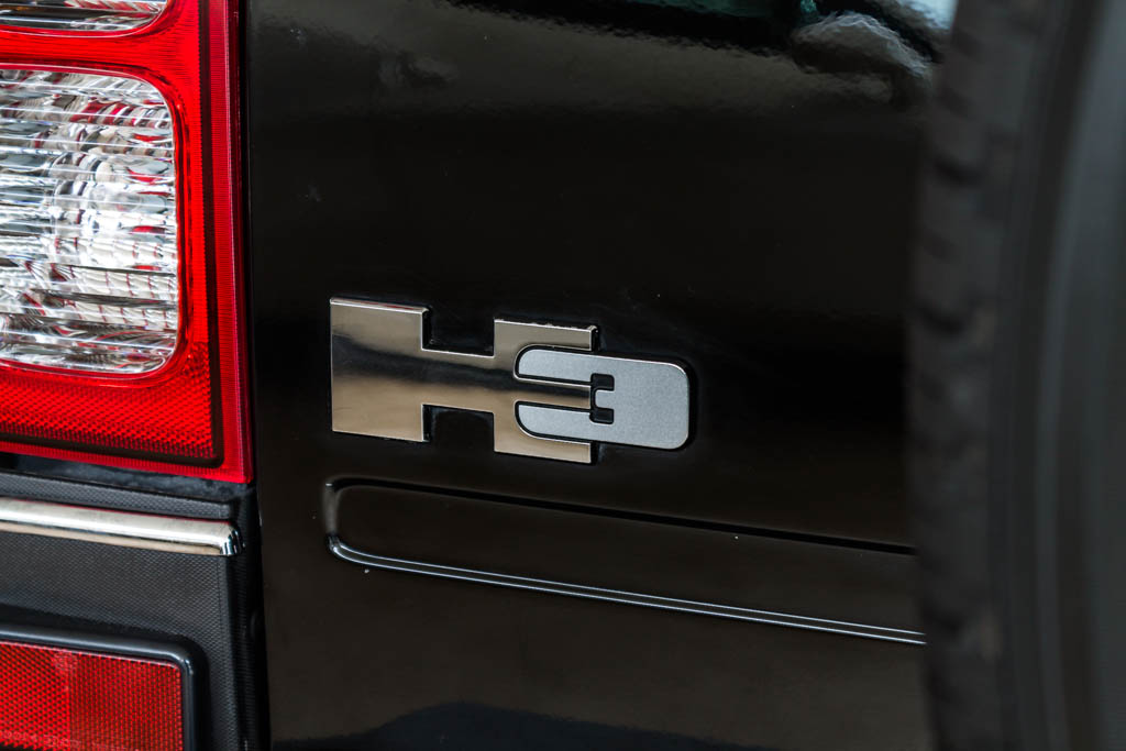 Hummer H3 Model and badging 2