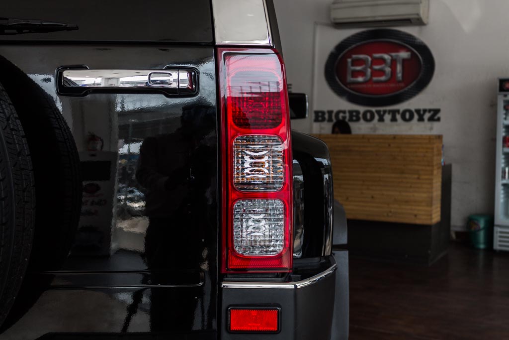 Hummer H3 Tail light