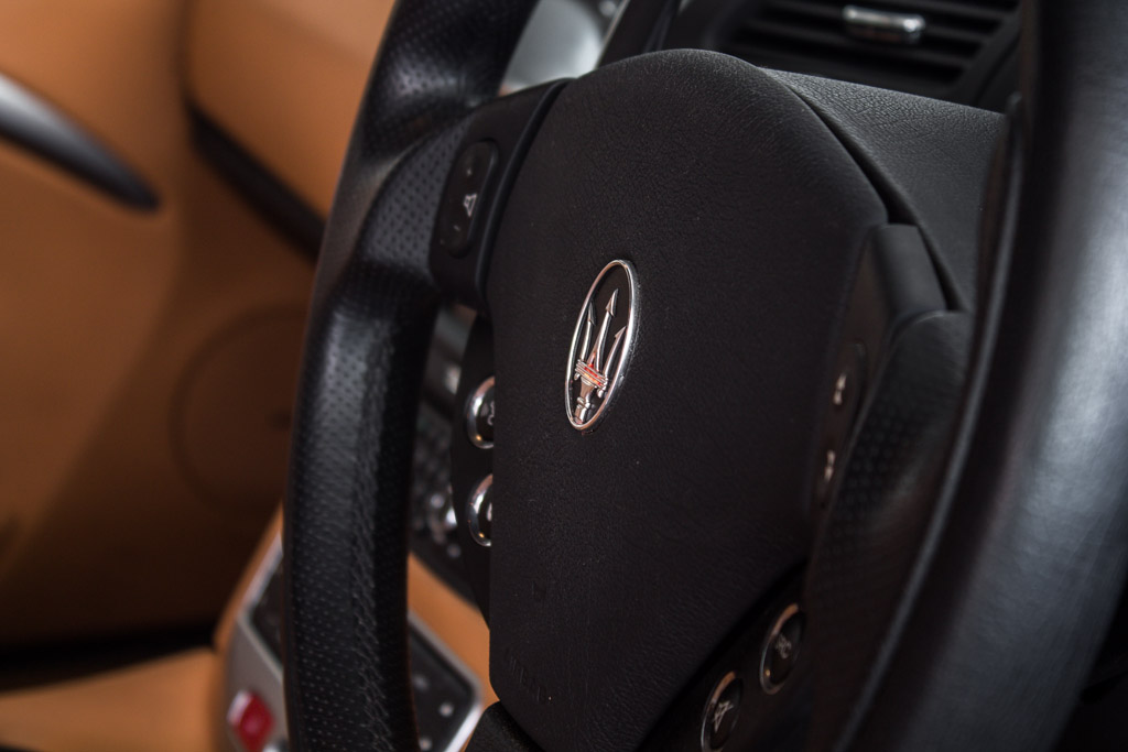 Maserati GranTurismoS steering wheel