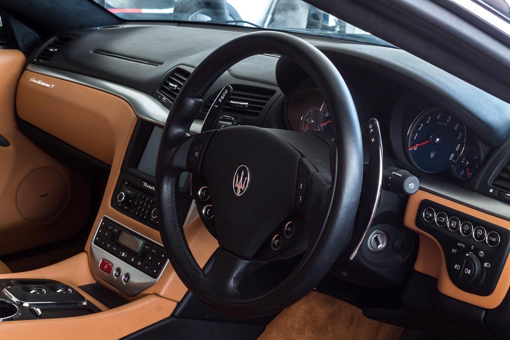 Maserati GranTurismoS dashboard