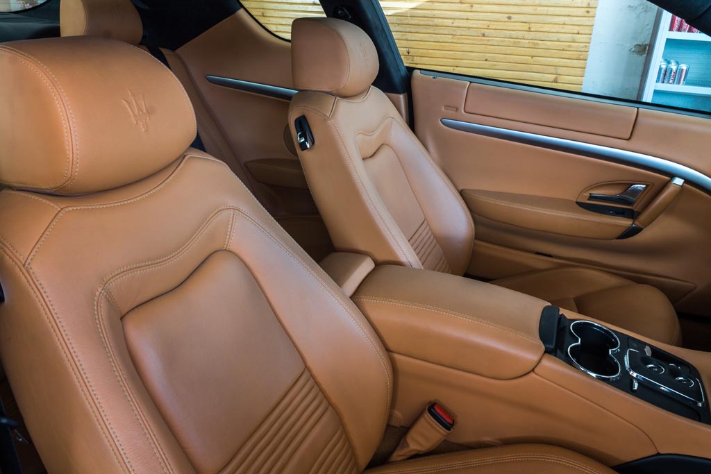 Maserati GranTurismoS front seat