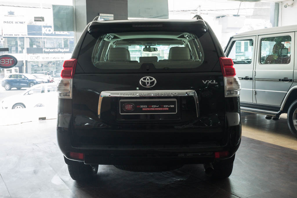 Toyota LandCruiser Prado rear view