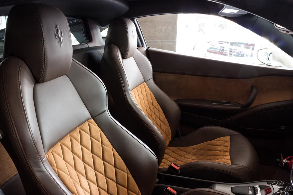 Ferrari 458 Italia Seat 1