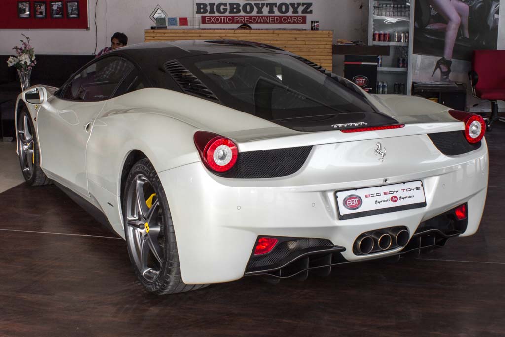 Ferrari 458 Italia Rear left side