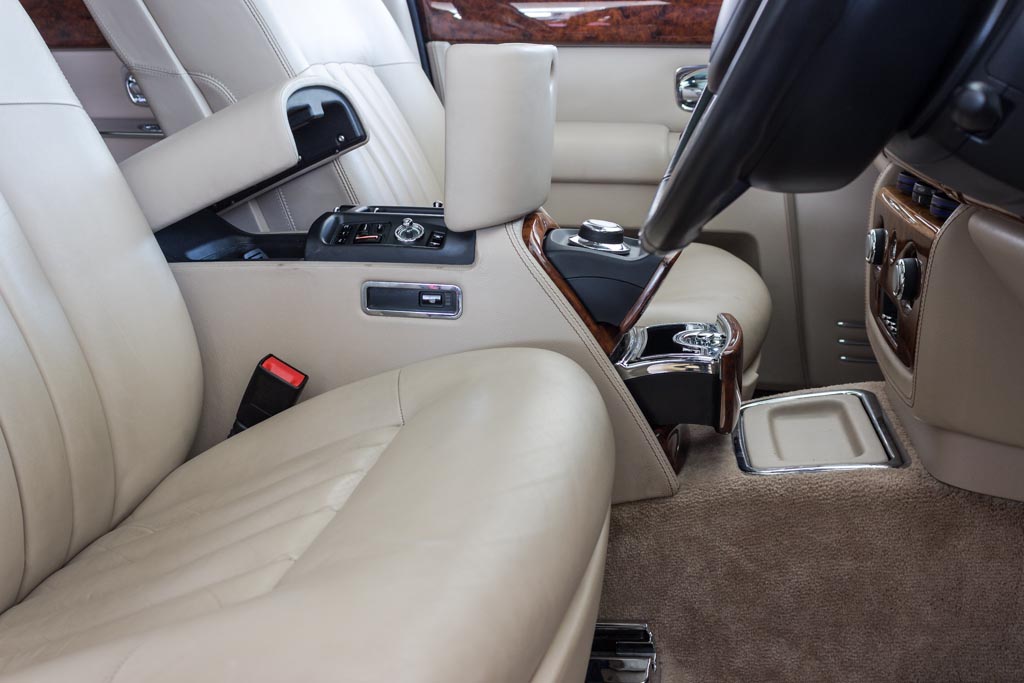 Rolls Royce Phantom interior1