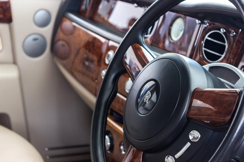 Rolls Royce Phantom steering wheel