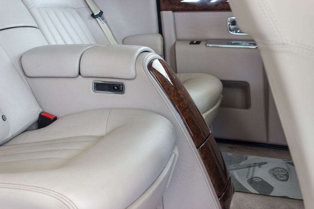 Rolls Royce Phantom armrest
