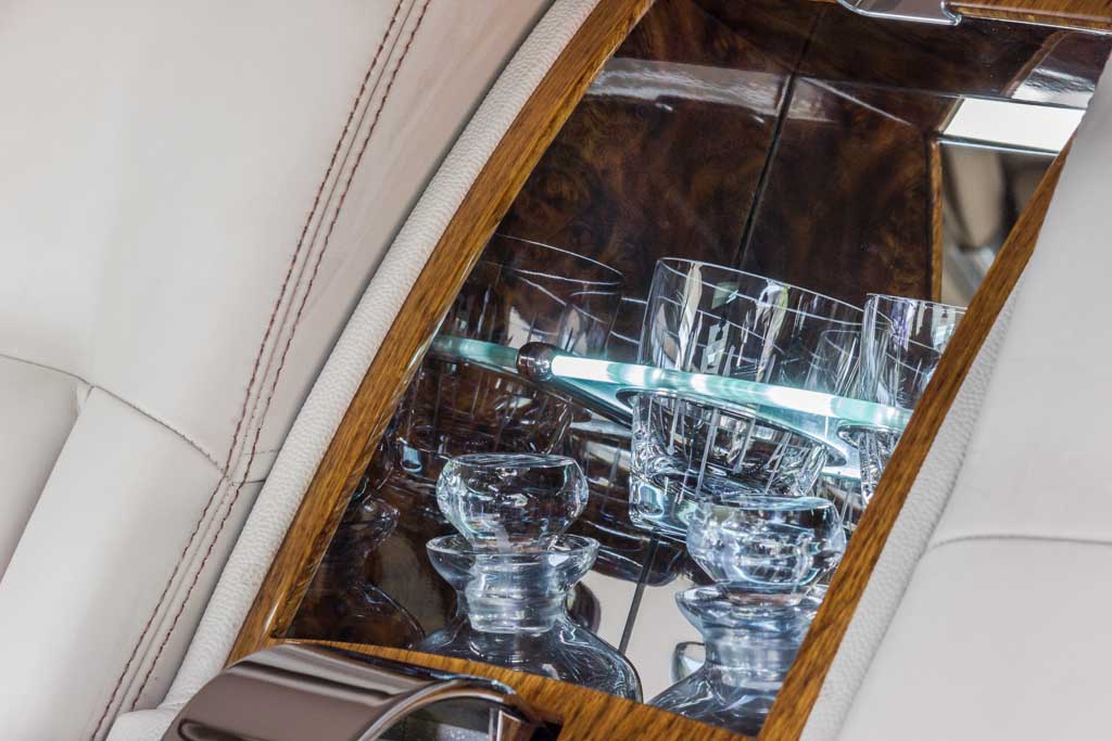 Rolls Royce Phantom raer seat cabinet closeup