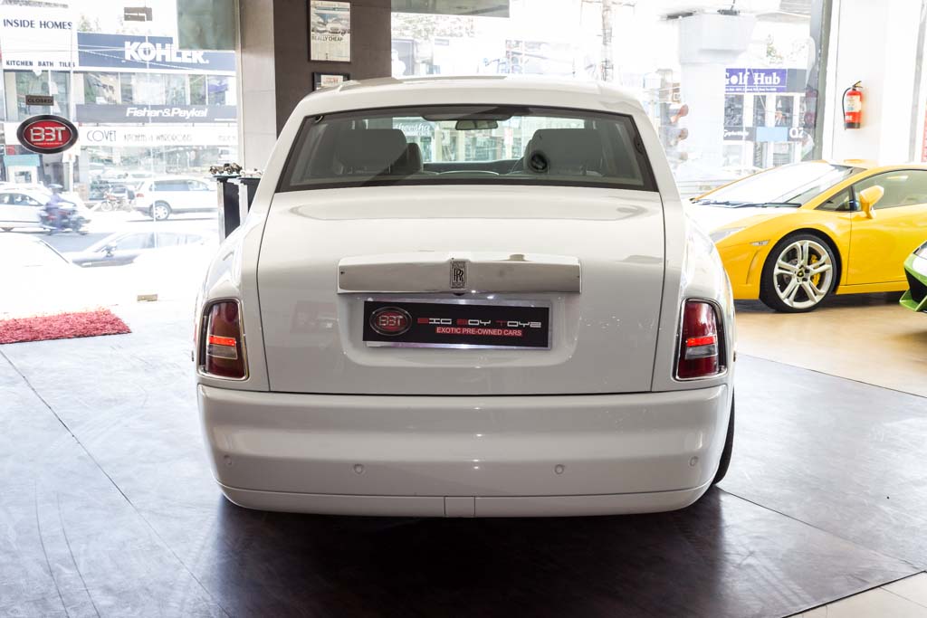 Rolls Royce Phantom rear view