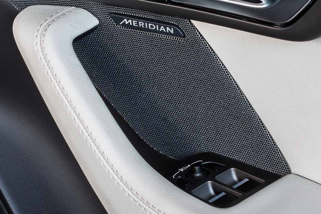 Jaguar F-Type S window adjustment control1