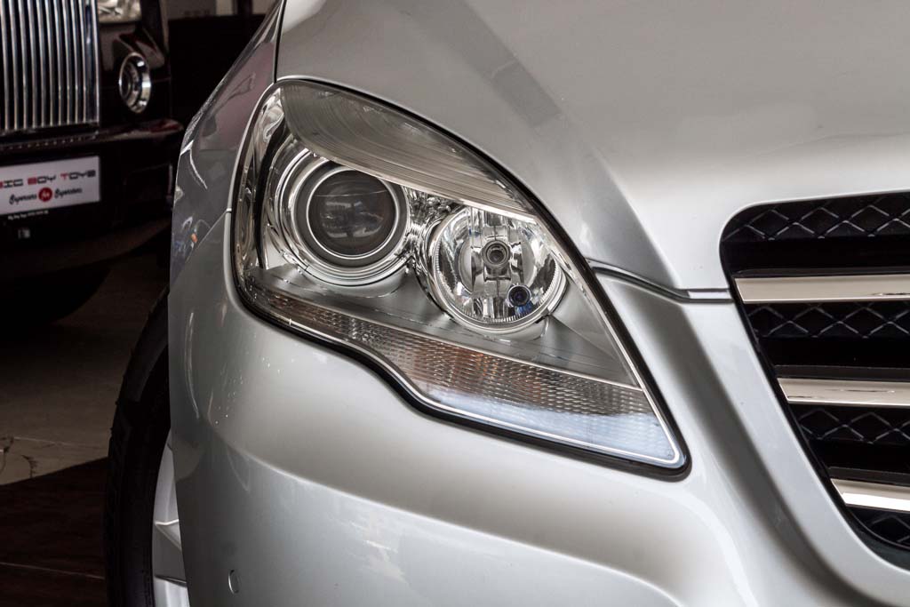 Mercedes-Benz R350 CDI 4Matic head light