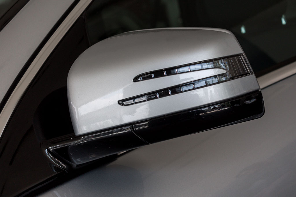 Mercedes-Benz R350 CDI 4Matic side mirror