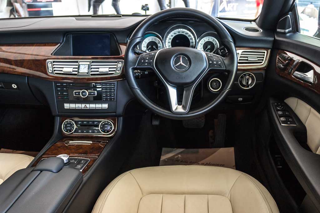 Mercedes-Benz CLS352 dashboard