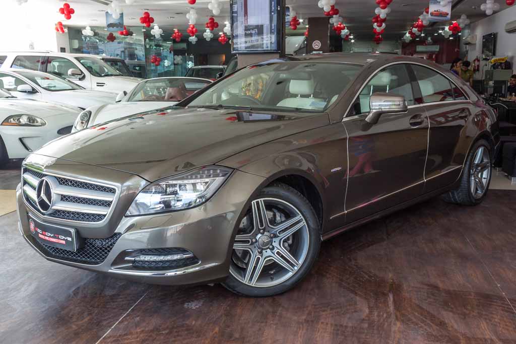 Mercedes-Benz CLS351 front left side view