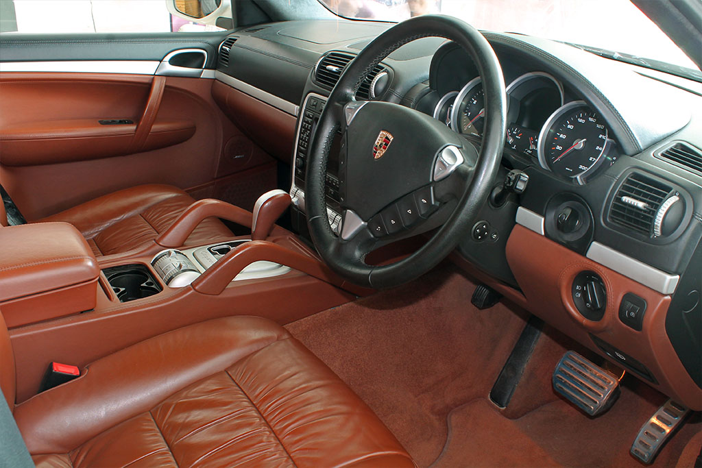 Porsche Cayenne Turbo Dashboard 1