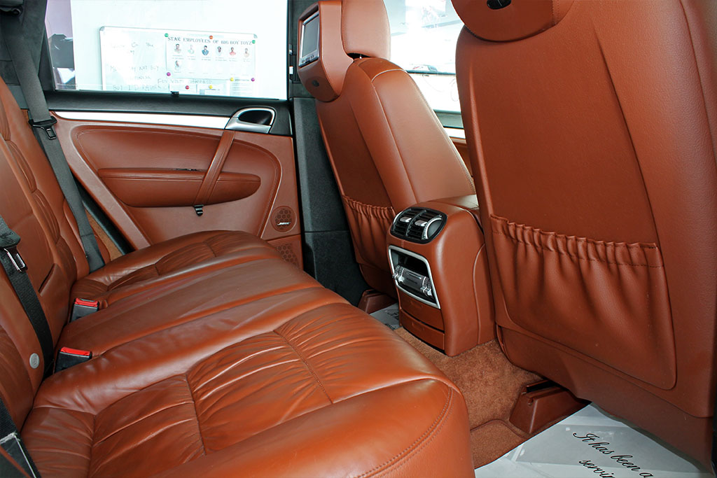 Porsche Cayenne Turbo Air conditioning vents (rear)