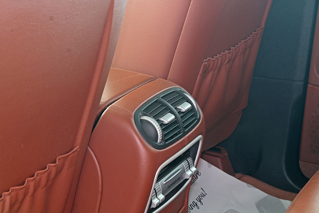 Porsche Cayenne Turbo Air conditioning vents