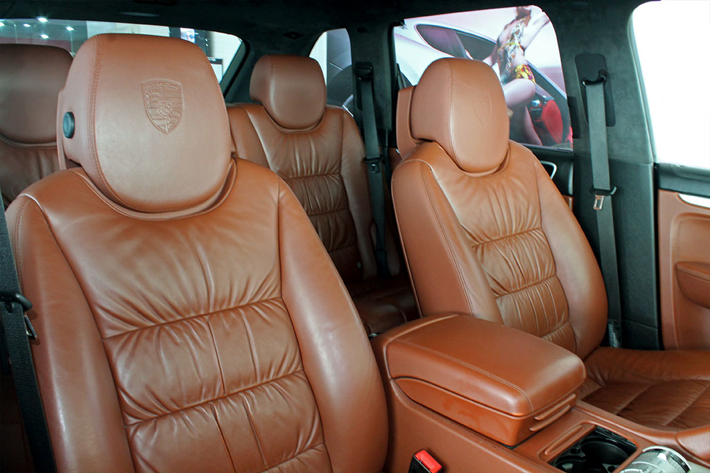 Porsche Cayenne Turbo Seats