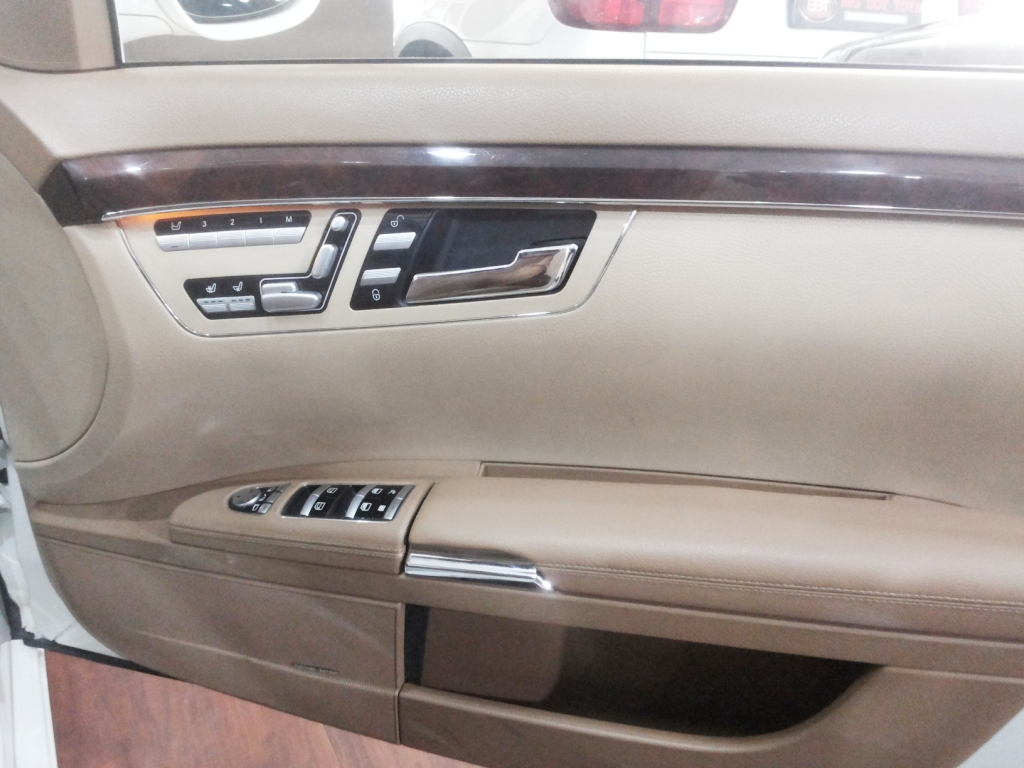 Mercedes-Benz S320 CDI Door