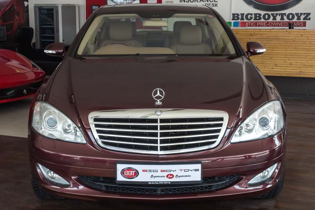 Mercedes-Benz S350 Front view