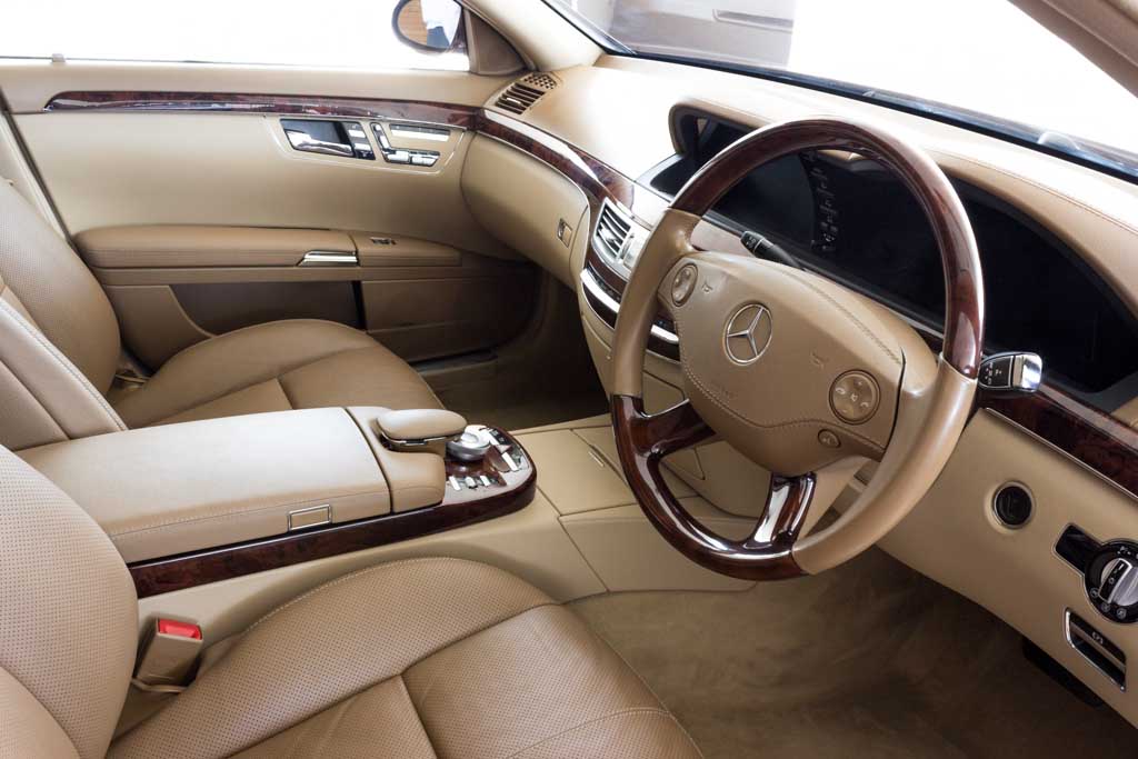 Mercedes-Benz S350 Dashboard