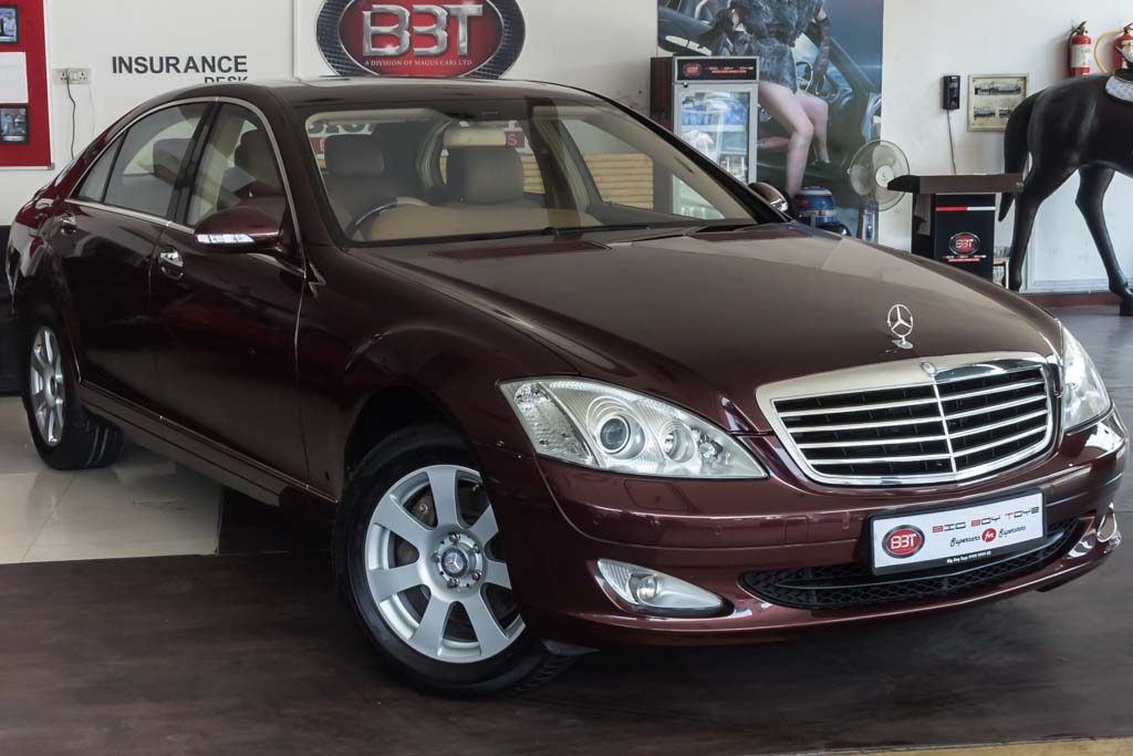 Mercedes-Benz S350 Front right side