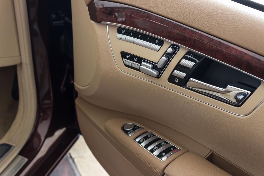 Mercedes-Benz S350 Door controls