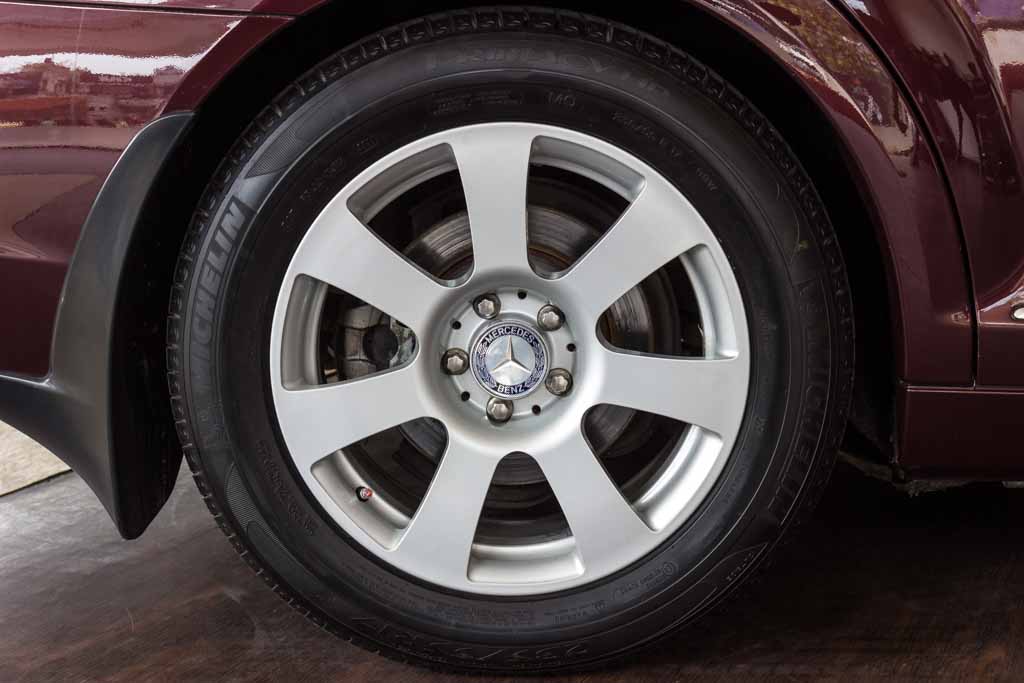 Mercedes-Benz S350 Wheel
