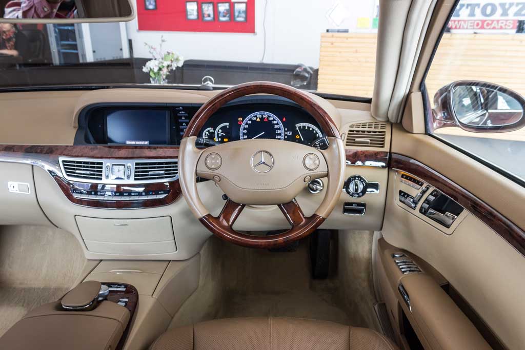 Mercedes-Benz S350 Steering wheel