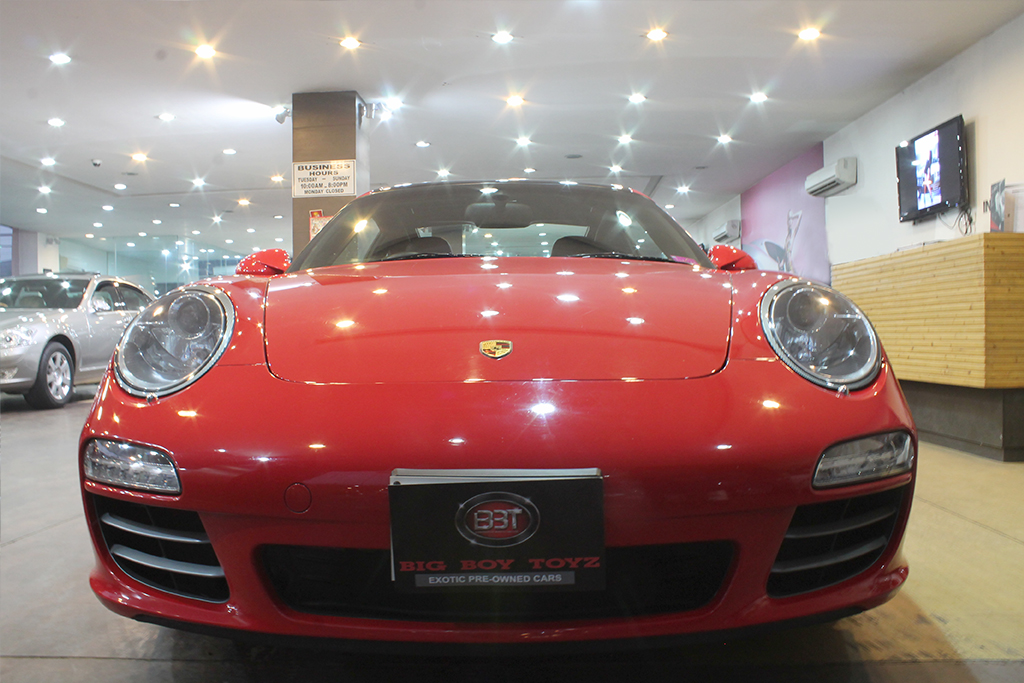 Porsche 911 Targa 4S front view