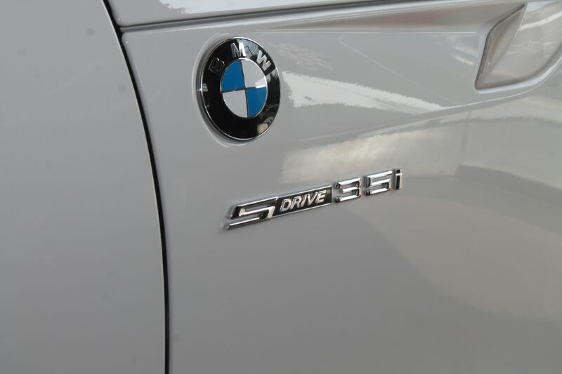 BMW Z4 Model and badging