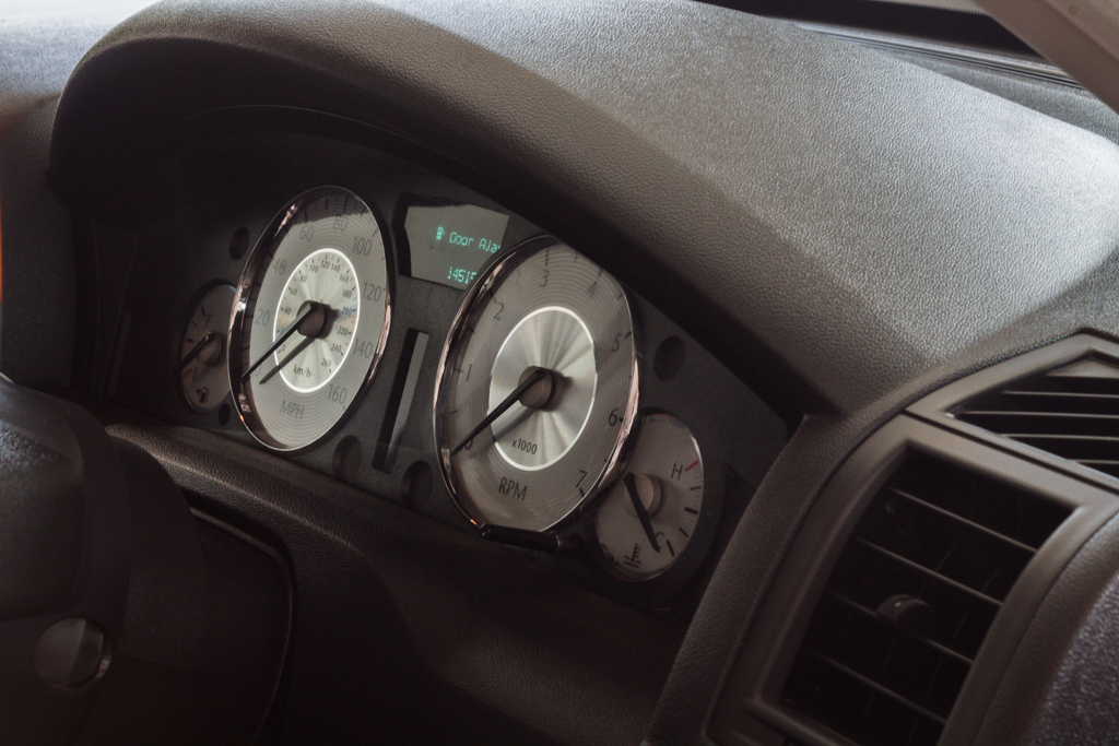 Chrysler 300C Instrument cluster