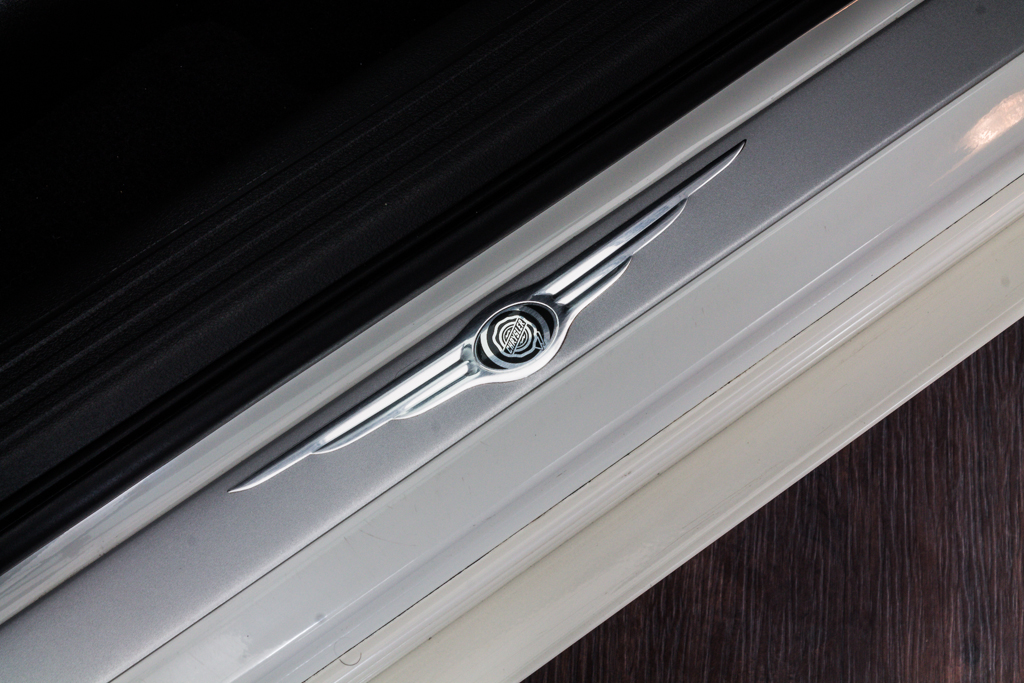 Chrysler 300C Model and badging 4