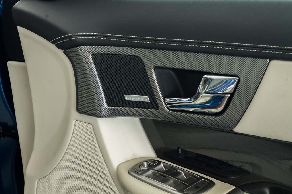 Jaguar XFR window adjustment control